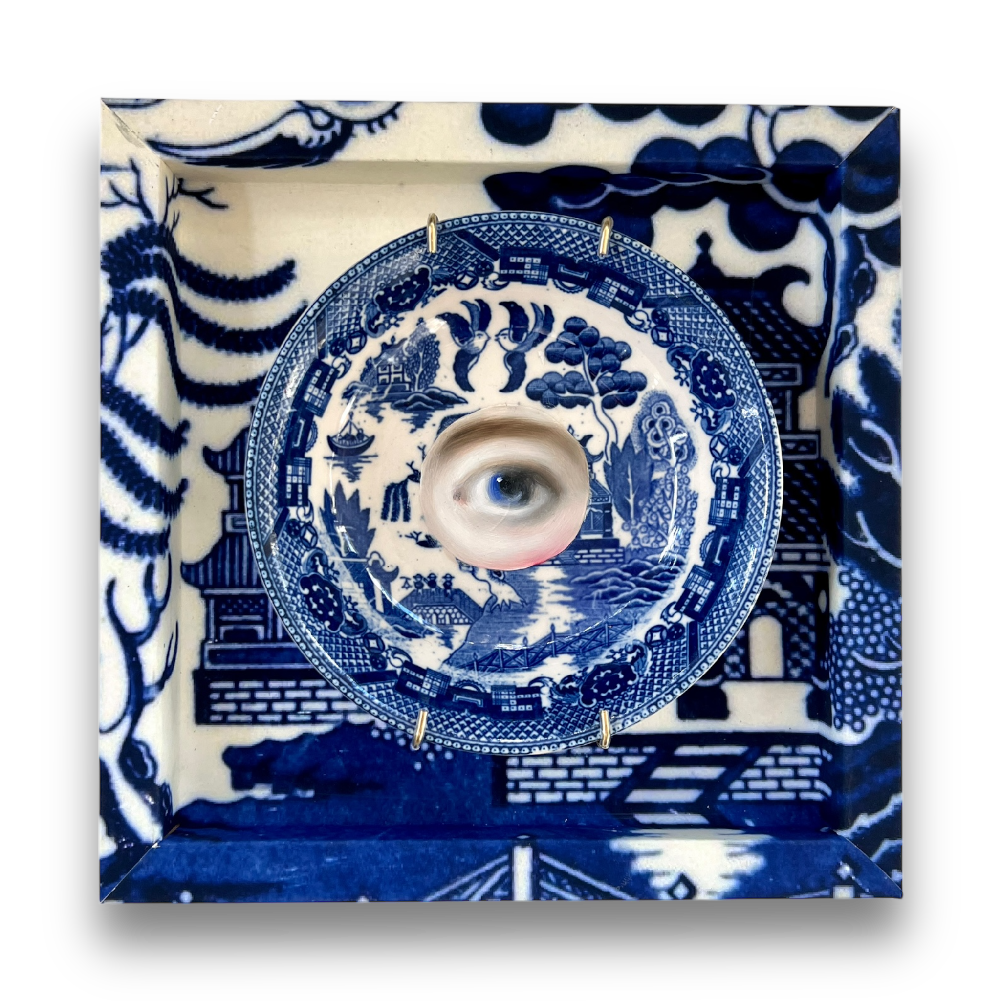 No. 2990 Lover's Eye Painting on a Chinoiserie Blue Willow Plate