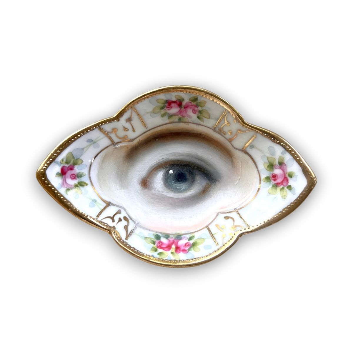 No. 3867 Lover’s Eye Painting on a Mini Quatrefoil Dish