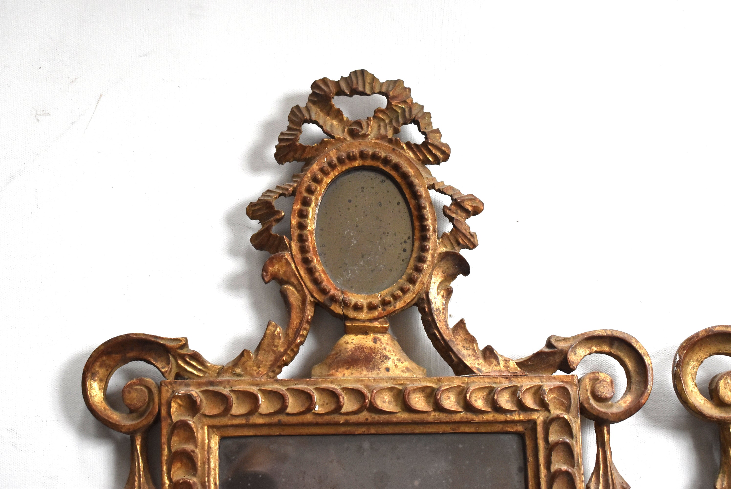 Pair of Custom Lover's Eye Paintings in Late 18th-Century Northern Italian Giltwood Mirrors