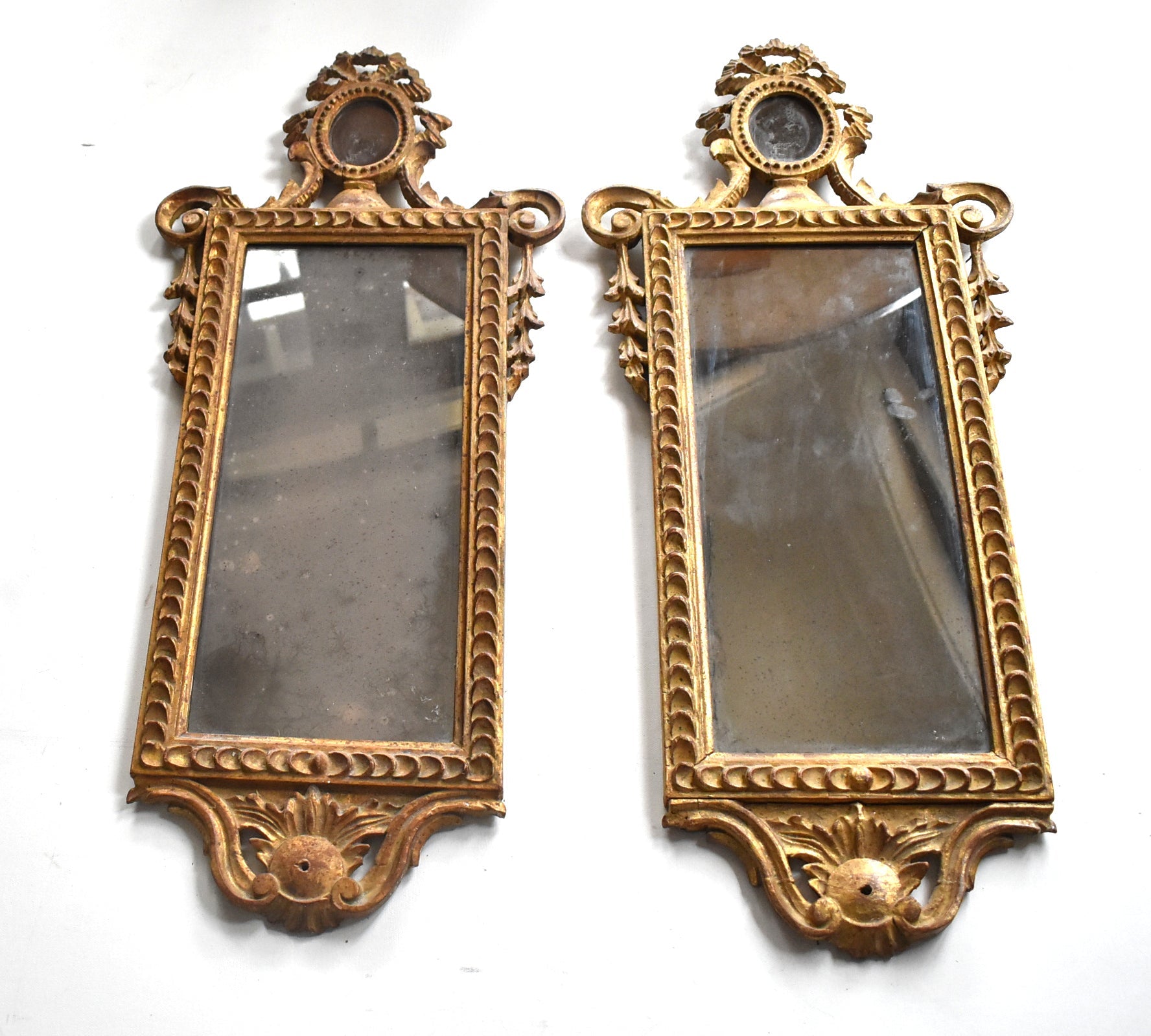 Pair of Custom Lover's Eye Paintings in Late 18th-Century Northern Italian Giltwood Mirrors