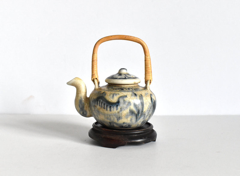 Early 20th Century Ming Hoi an Hoard Style Teapot